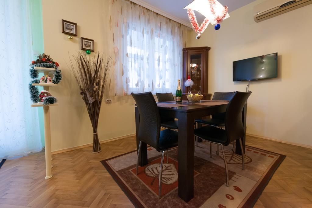 Sea Garden Plaza Apartment - Free Parking Burgas Exteriör bild